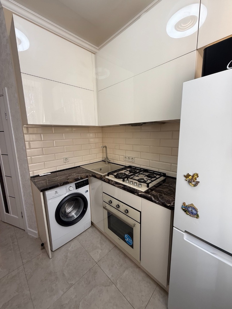 продажа трехкомнатной квартиры номер A-173672 в Приморском районе, фото номер 16